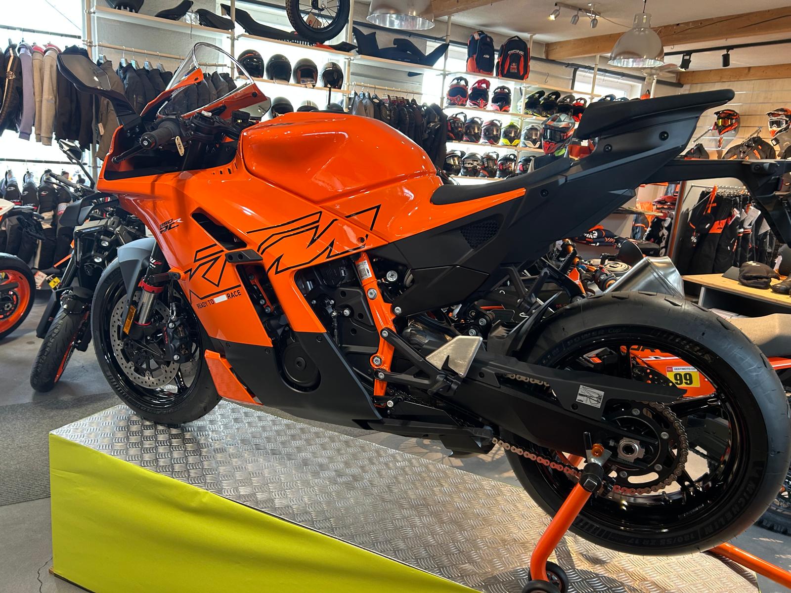 KTM RC R-image-4