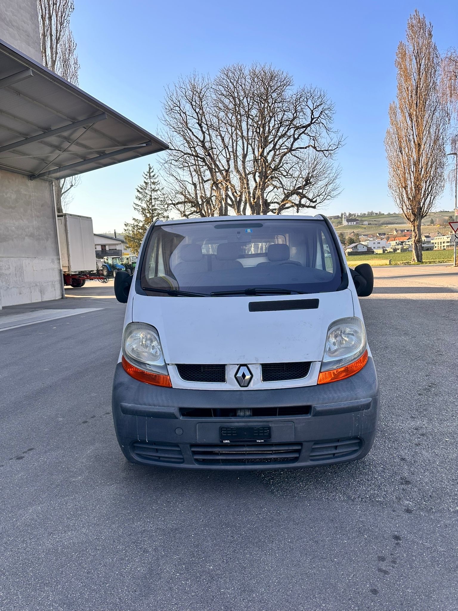 RENAULT Trafic 1.9 dCi 80 2.7t-image-2