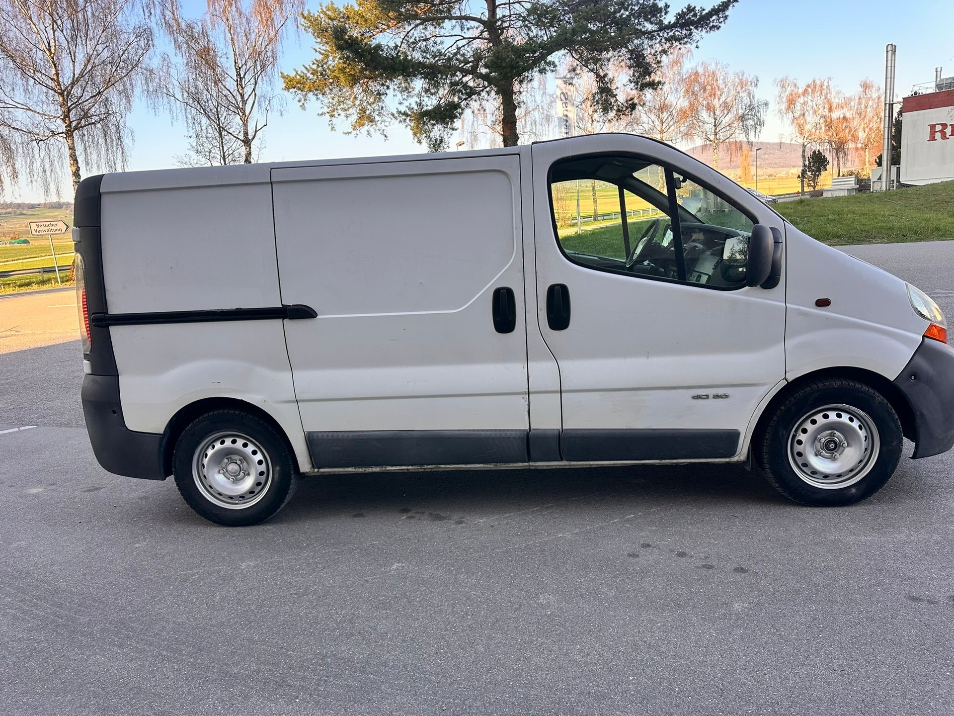 RENAULT Trafic 1.9 dCi 80 2.7t-image-4