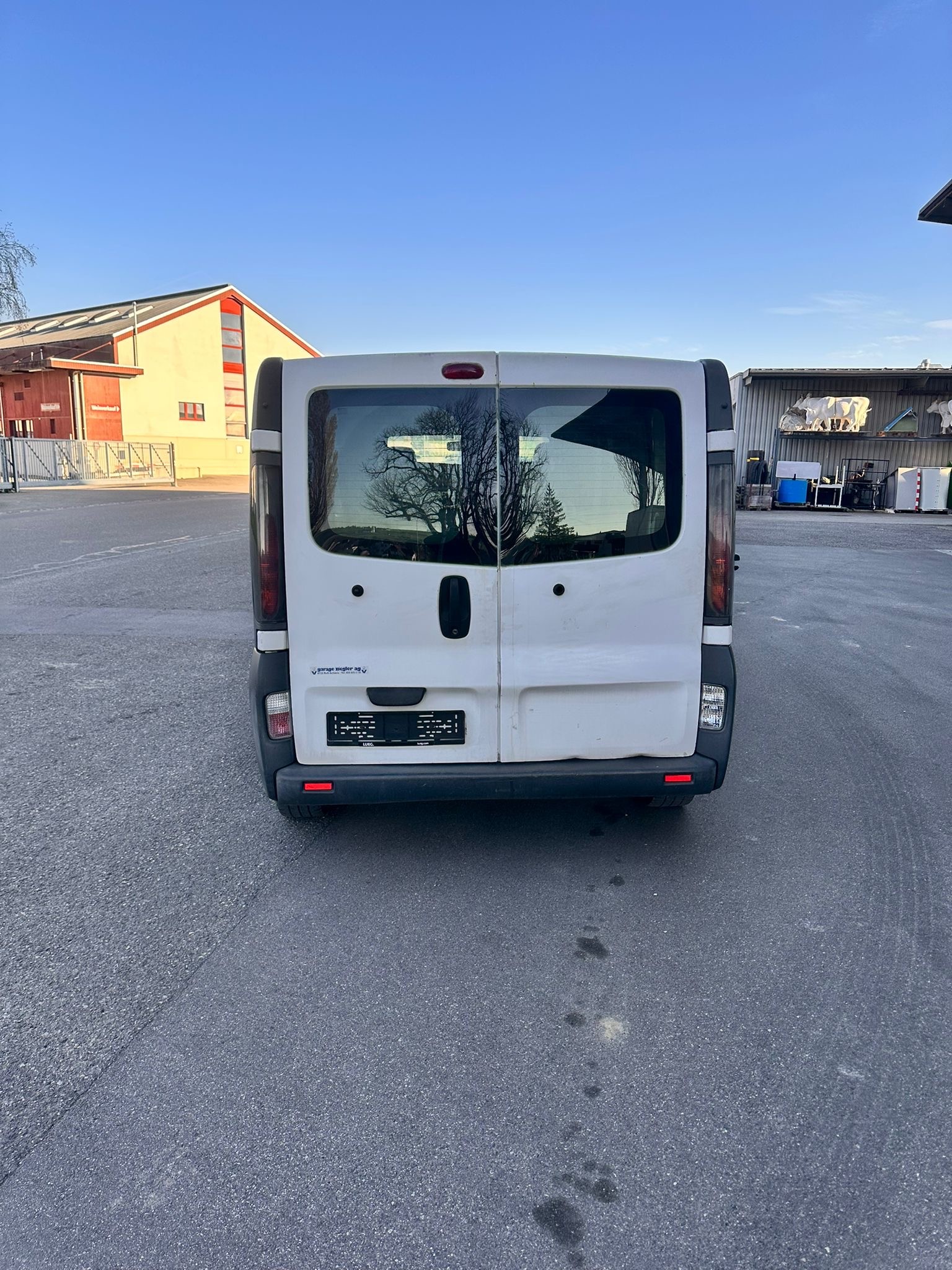 RENAULT Trafic 1.9 dCi 80 2.7t-image-1