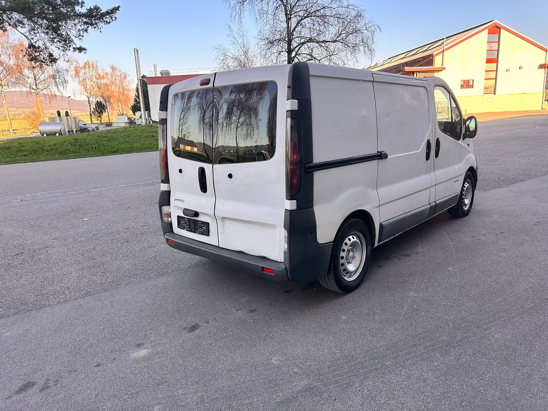 RENAULT Trafic 1.9 dCi 80 2.7t-image-3
