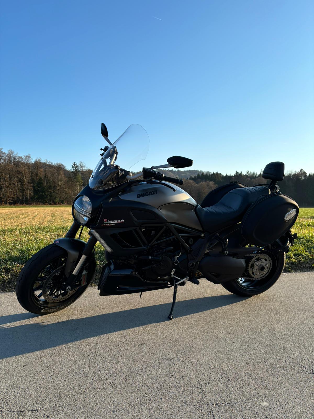 DUCATI Diavel 1200 Strada-image-1