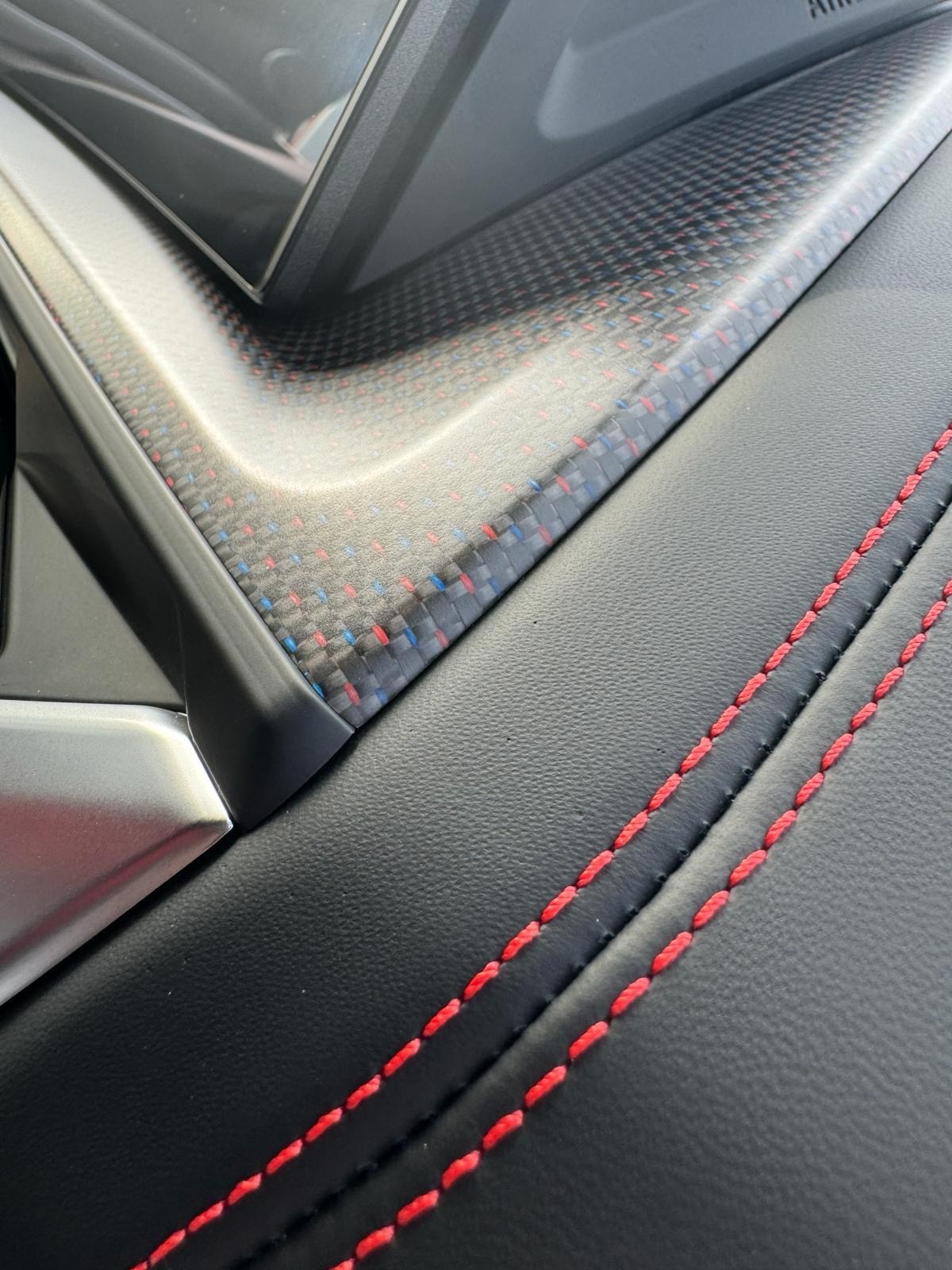 BMW XM xDrive PHEV Steptronic Label Red-image-7