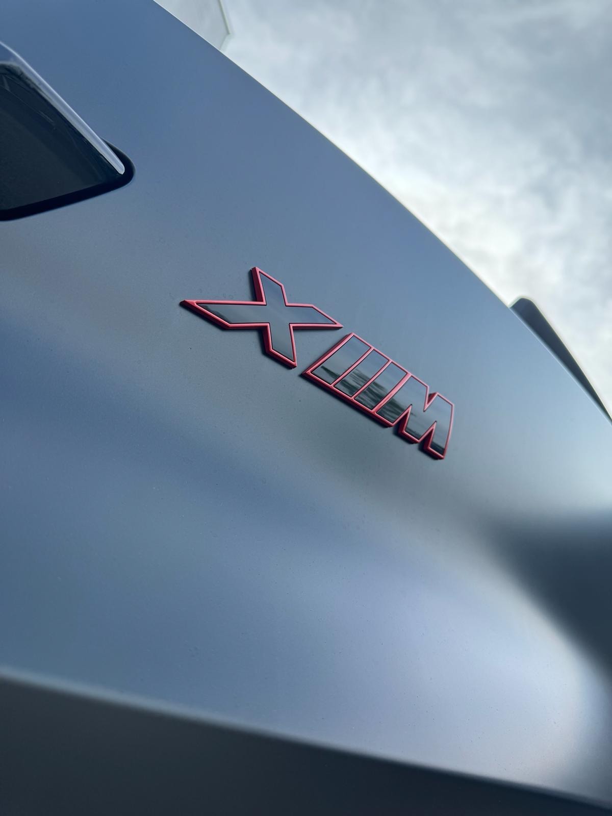 BMW XM xDrive PHEV Steptronic Label Red-image-8