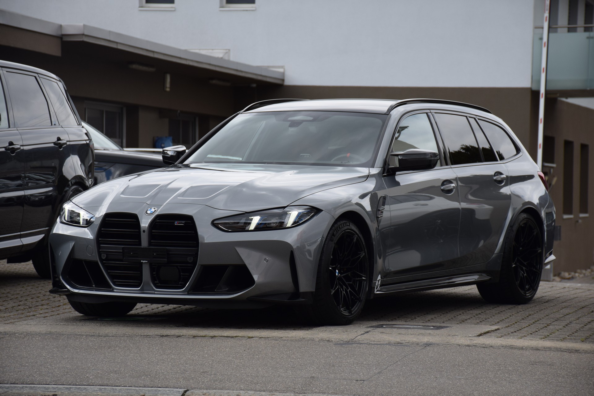 BMW M3 Touring xDrive Competition M LCI-image-4