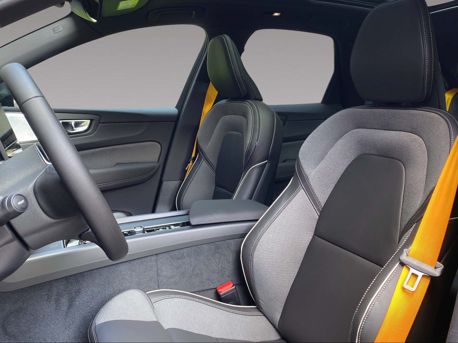 VOLVO XC60 2.0 T8 TE Polestar eAWD Last Edition-image-5