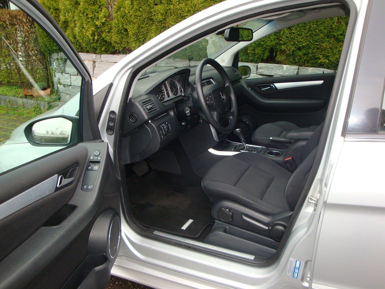 MERCEDES-BENZ B 170-image-4