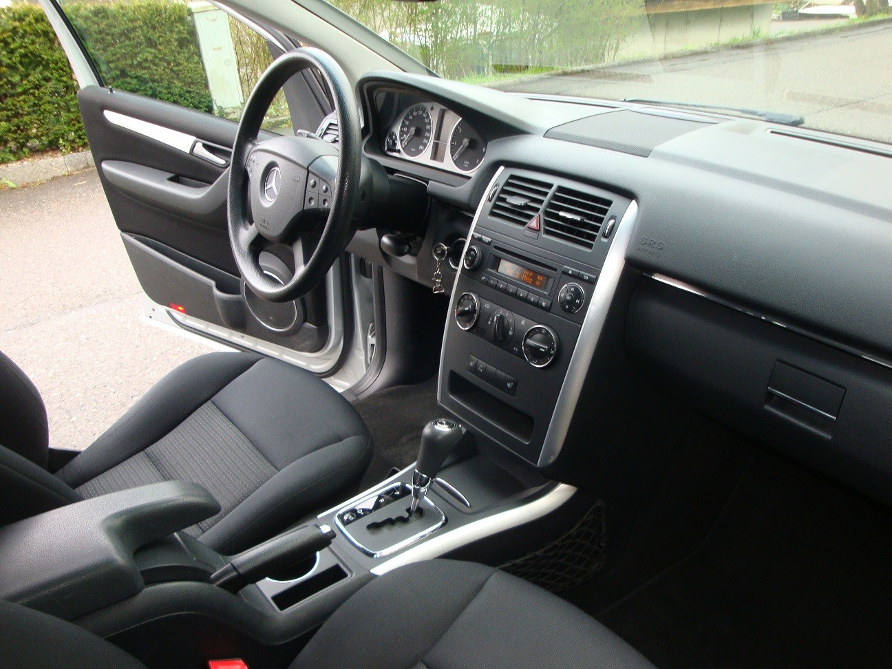 MERCEDES-BENZ B 170-image-7