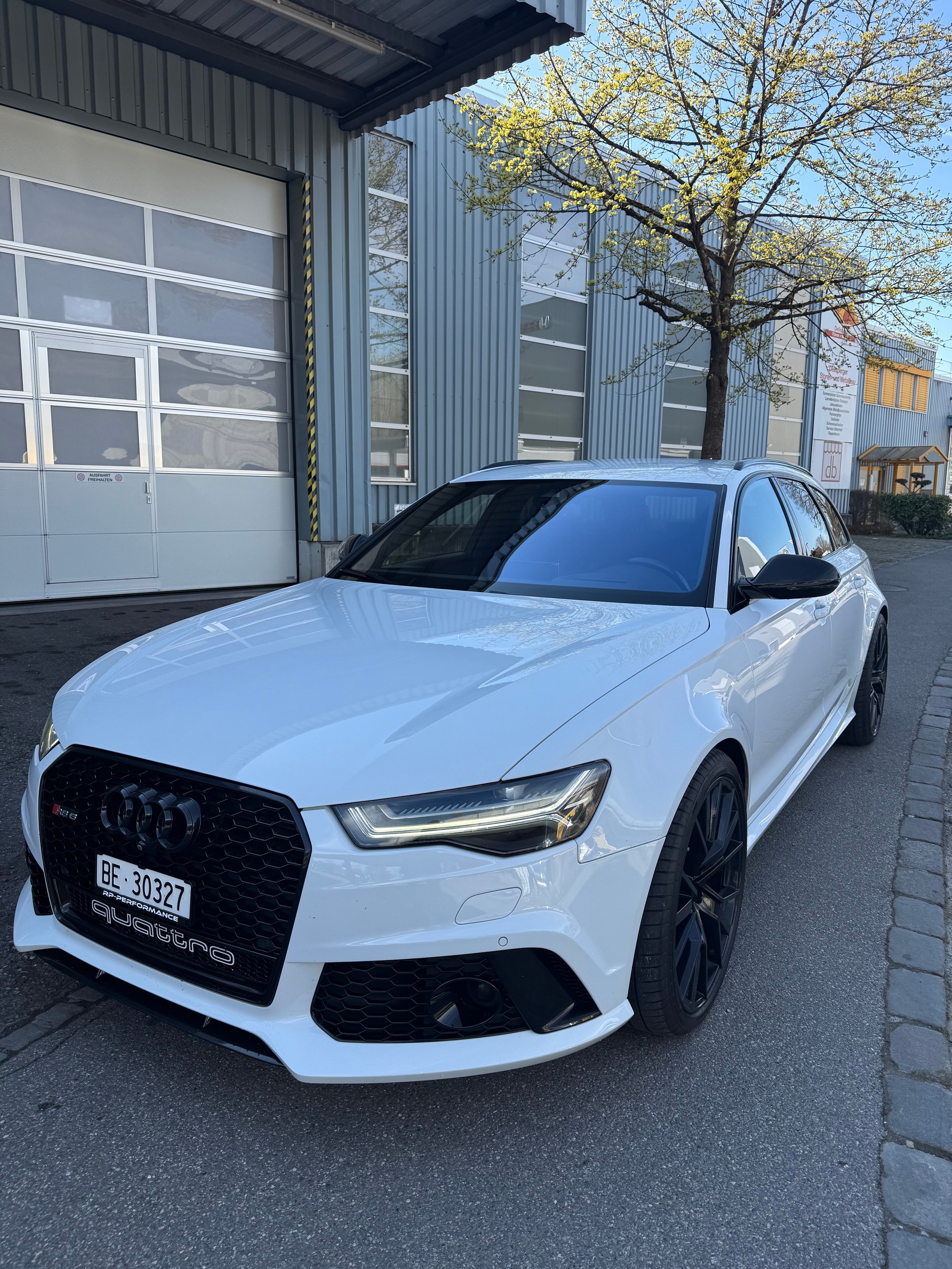 AUDI RS6 Avant Performance-image-0