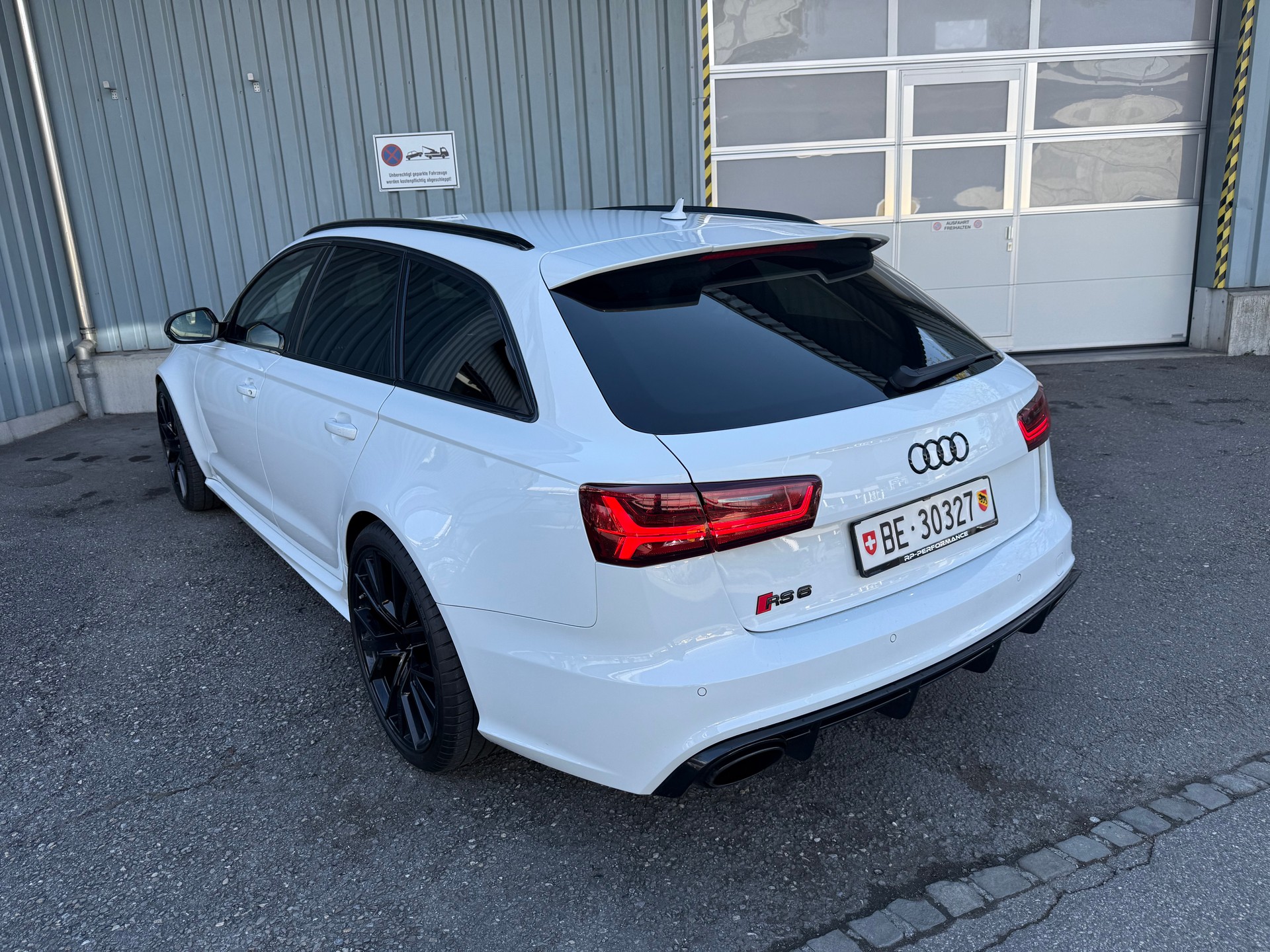 AUDI RS6 Avant Performance-image-3