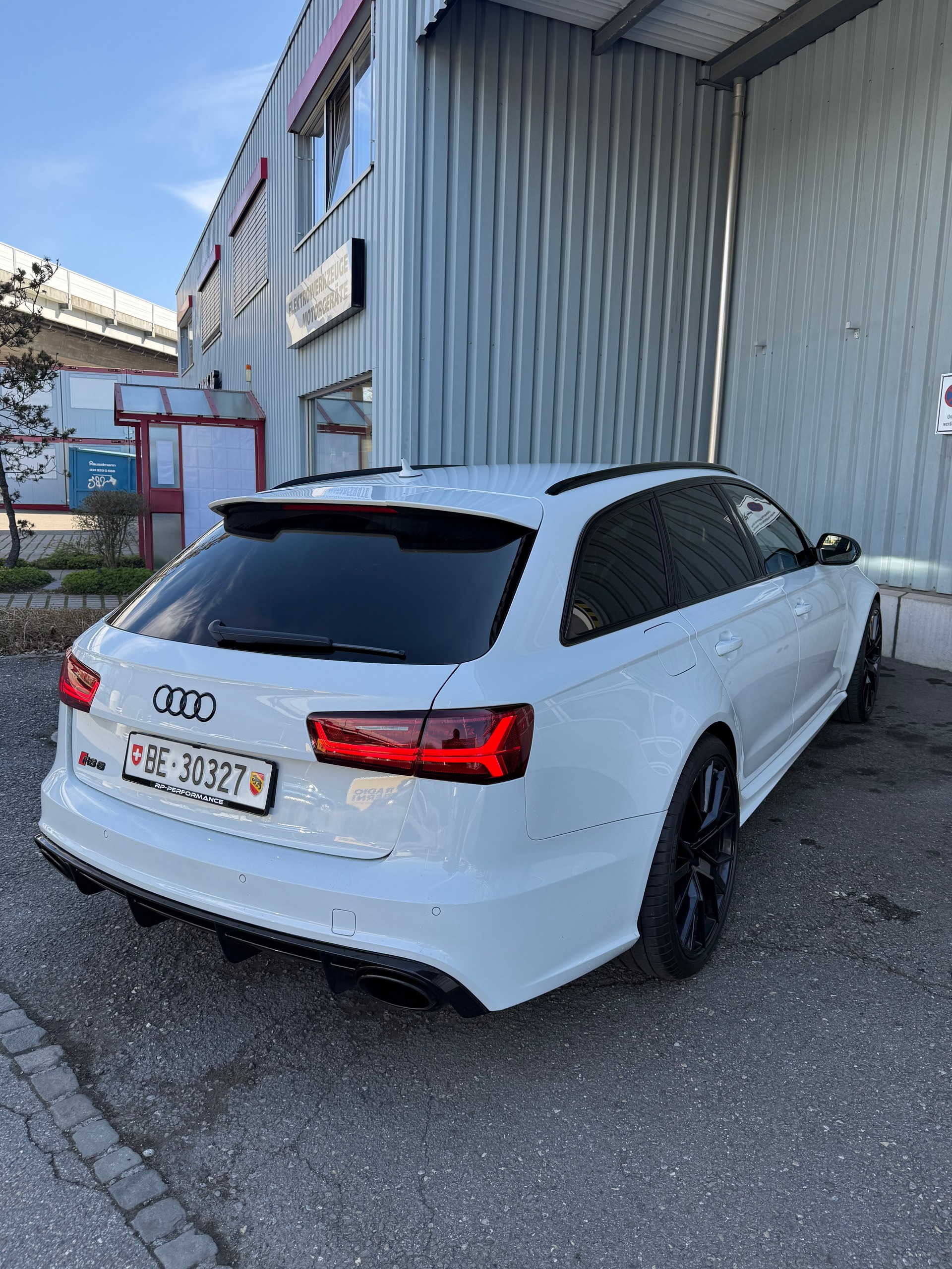 AUDI RS6 Avant Performance-image-2