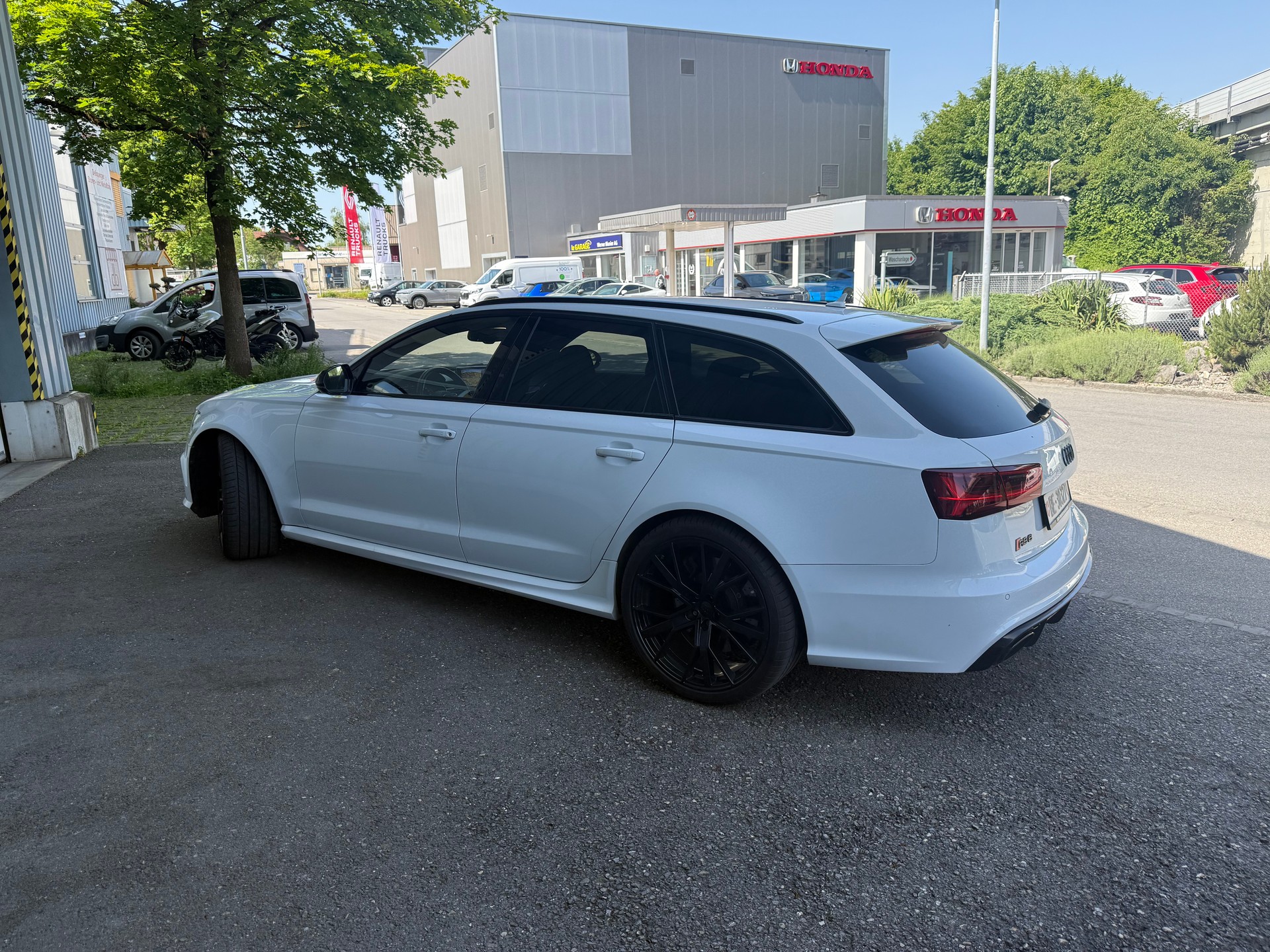 AUDI RS6 Performance-image-2
