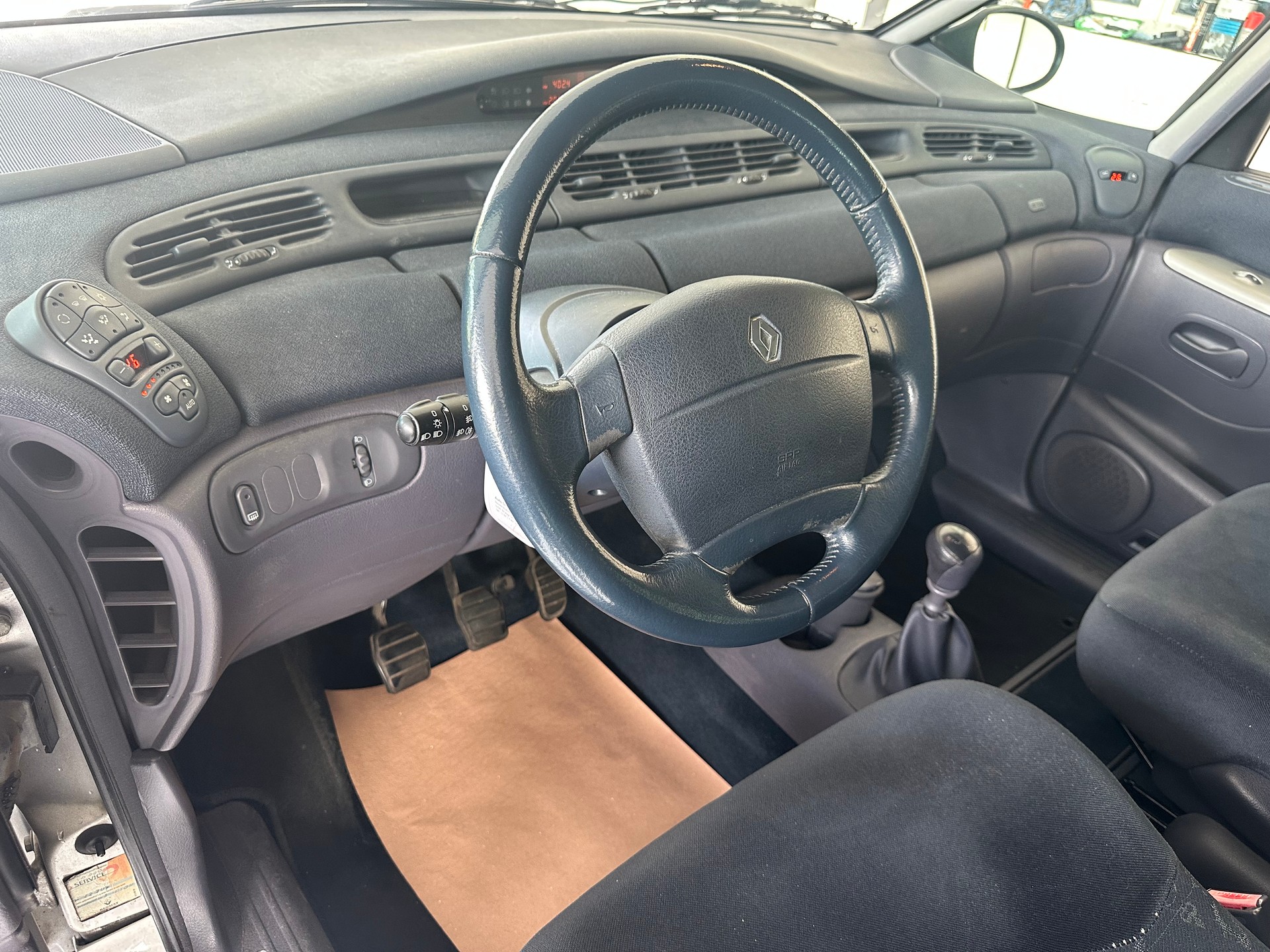 RENAULT Grand Espace 2.0 16V Expression-image-7