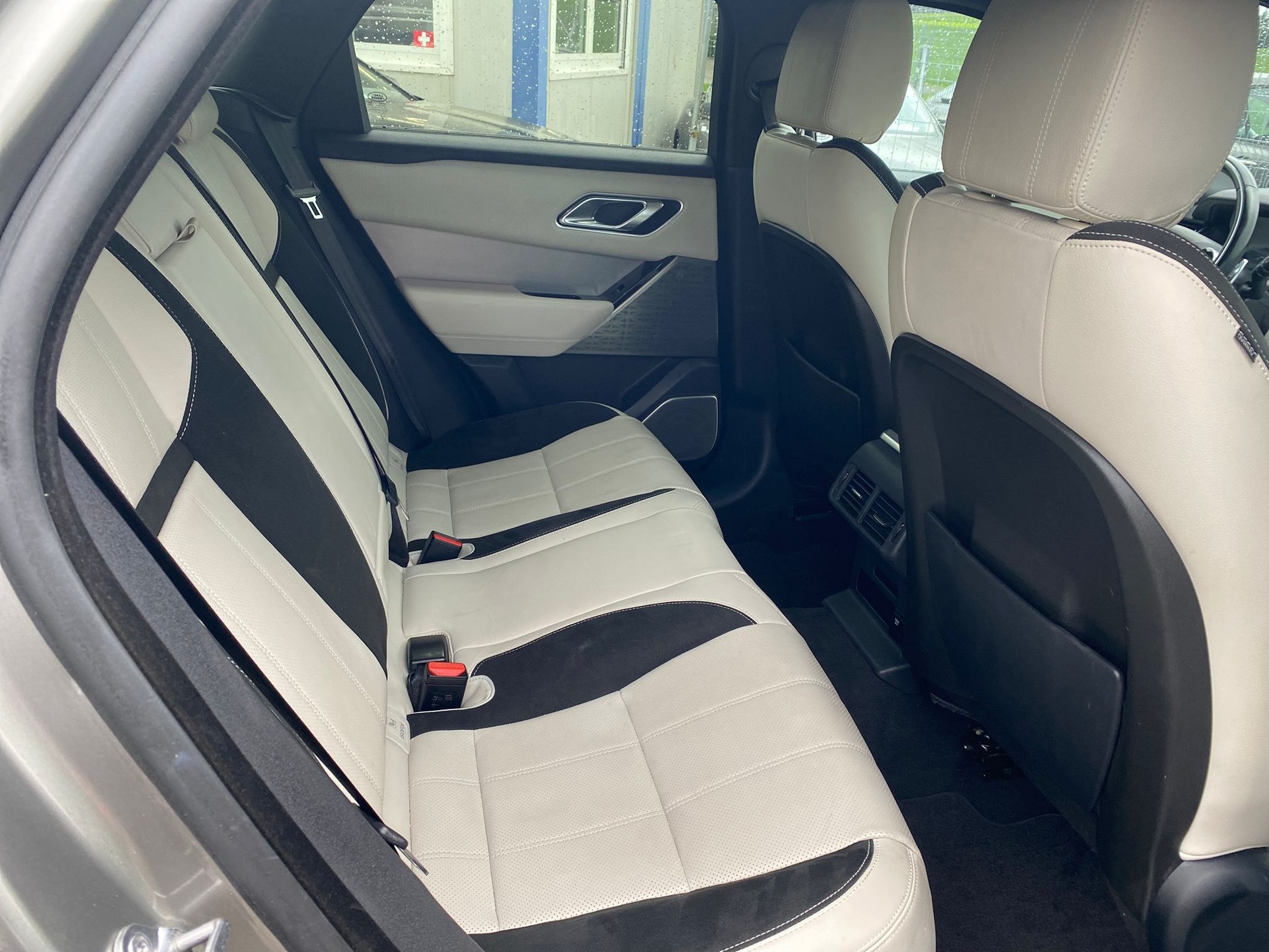 LAND ROVER Range Rover Velar R-Dynamic D 240 SE Automatic-image-10