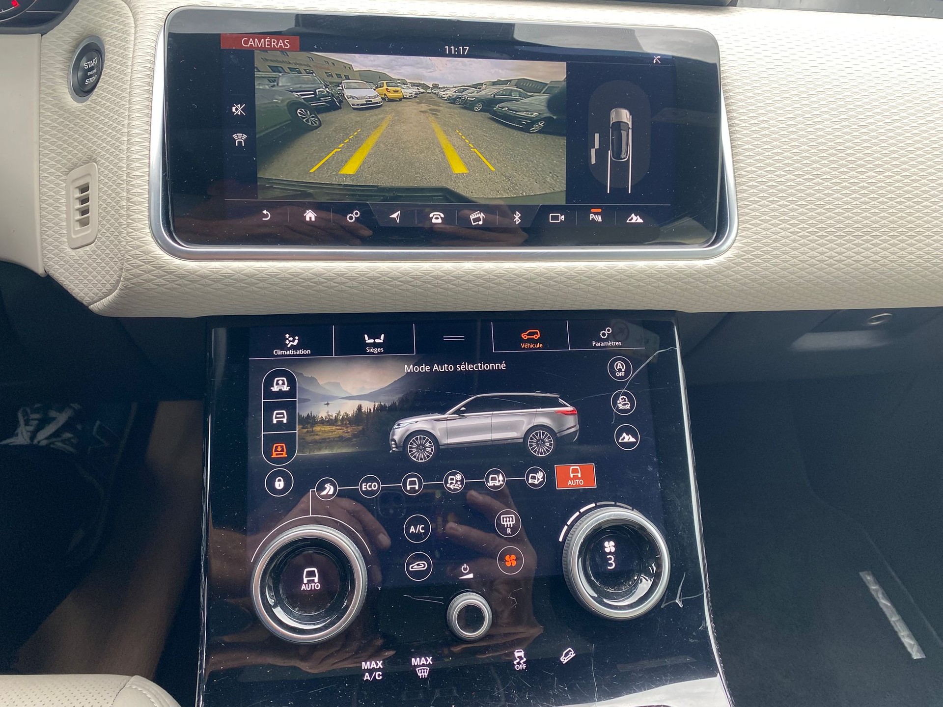 LAND ROVER Range Rover Velar R-Dynamic D 240 SE Automatic-image-13