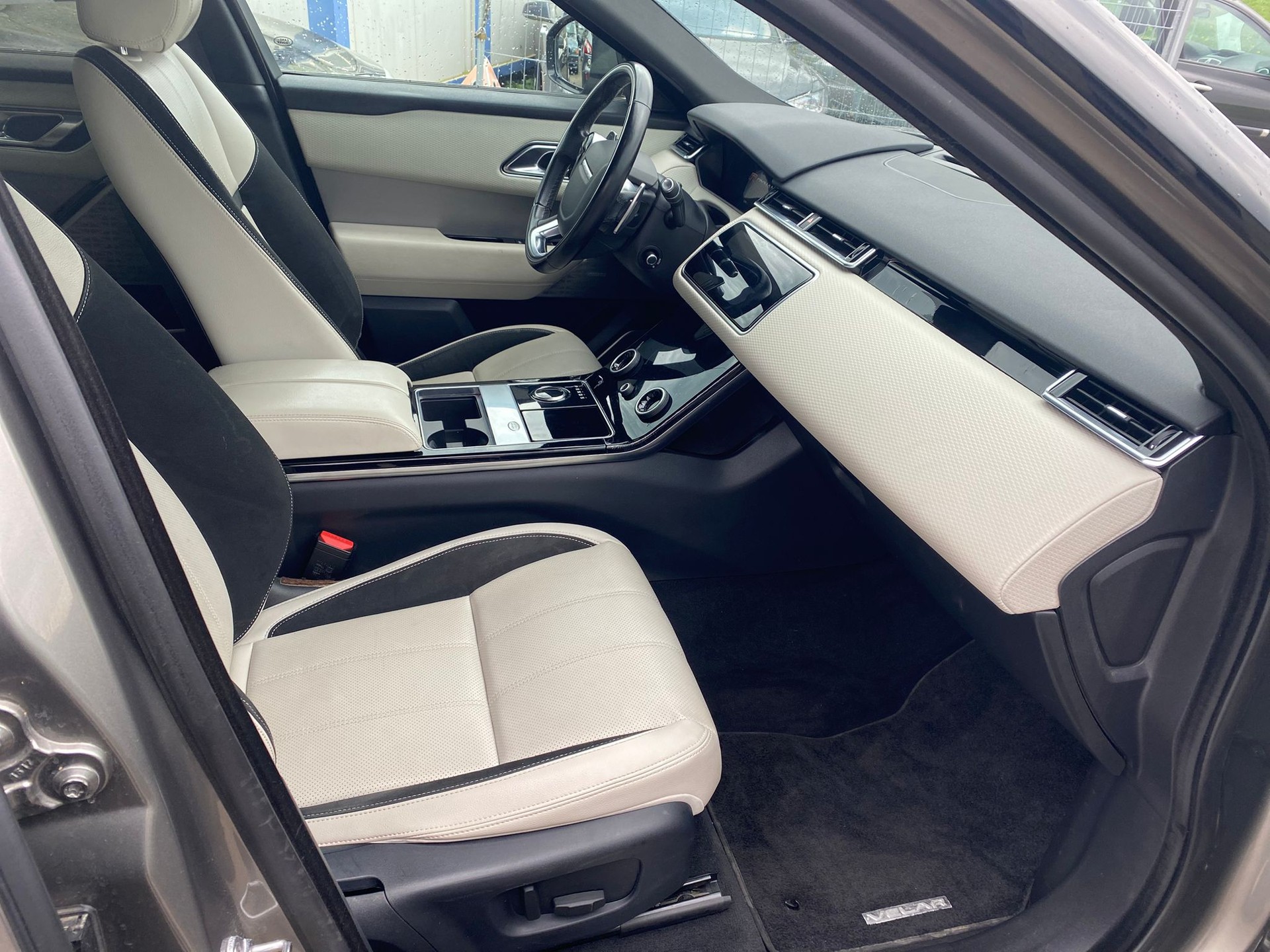 LAND ROVER Range Rover Velar R-Dynamic D 240 SE Automatic-image-11