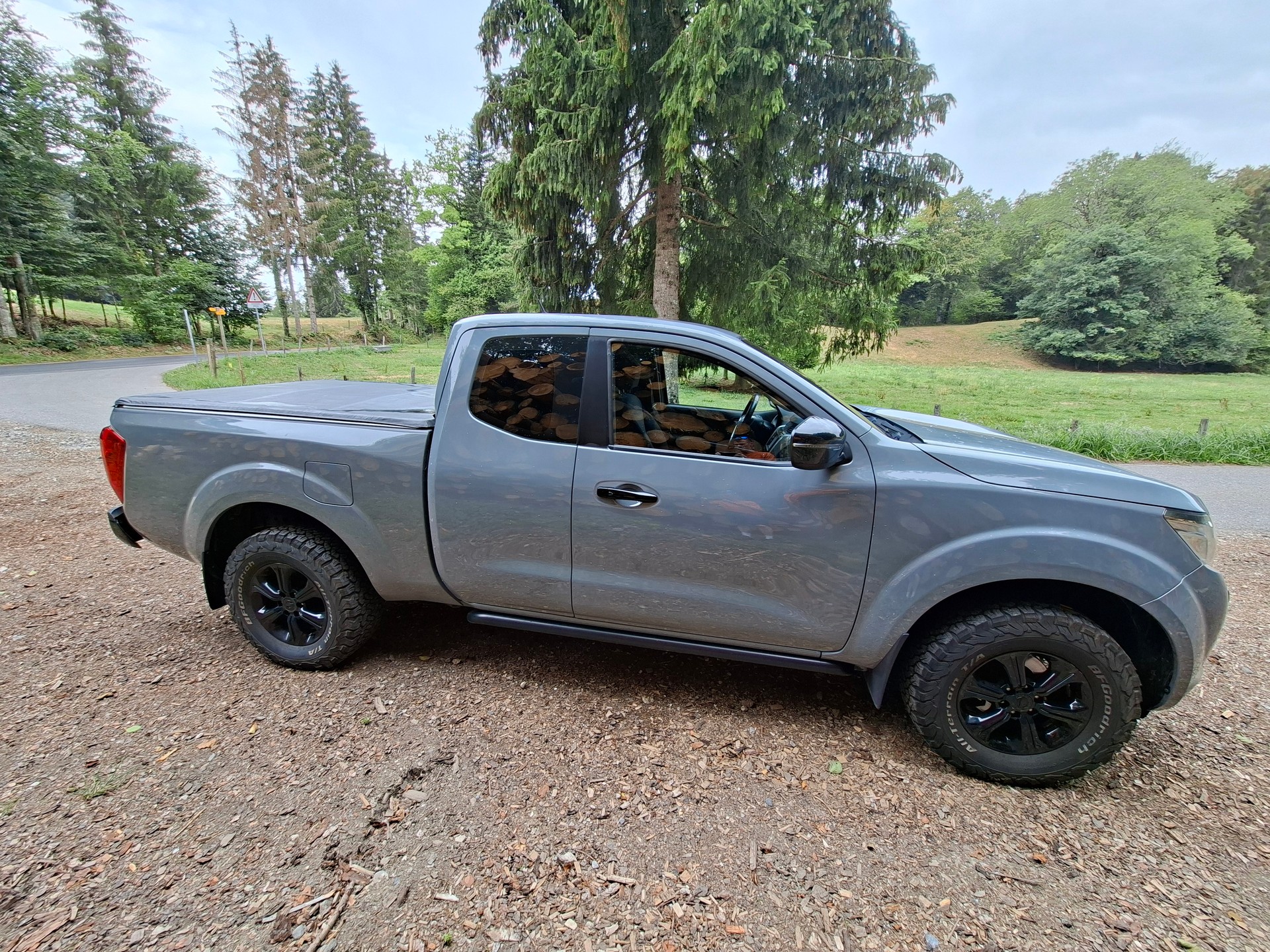 NISSAN Navara King Cab Acenta 2.3 dCi 4WD-image-2