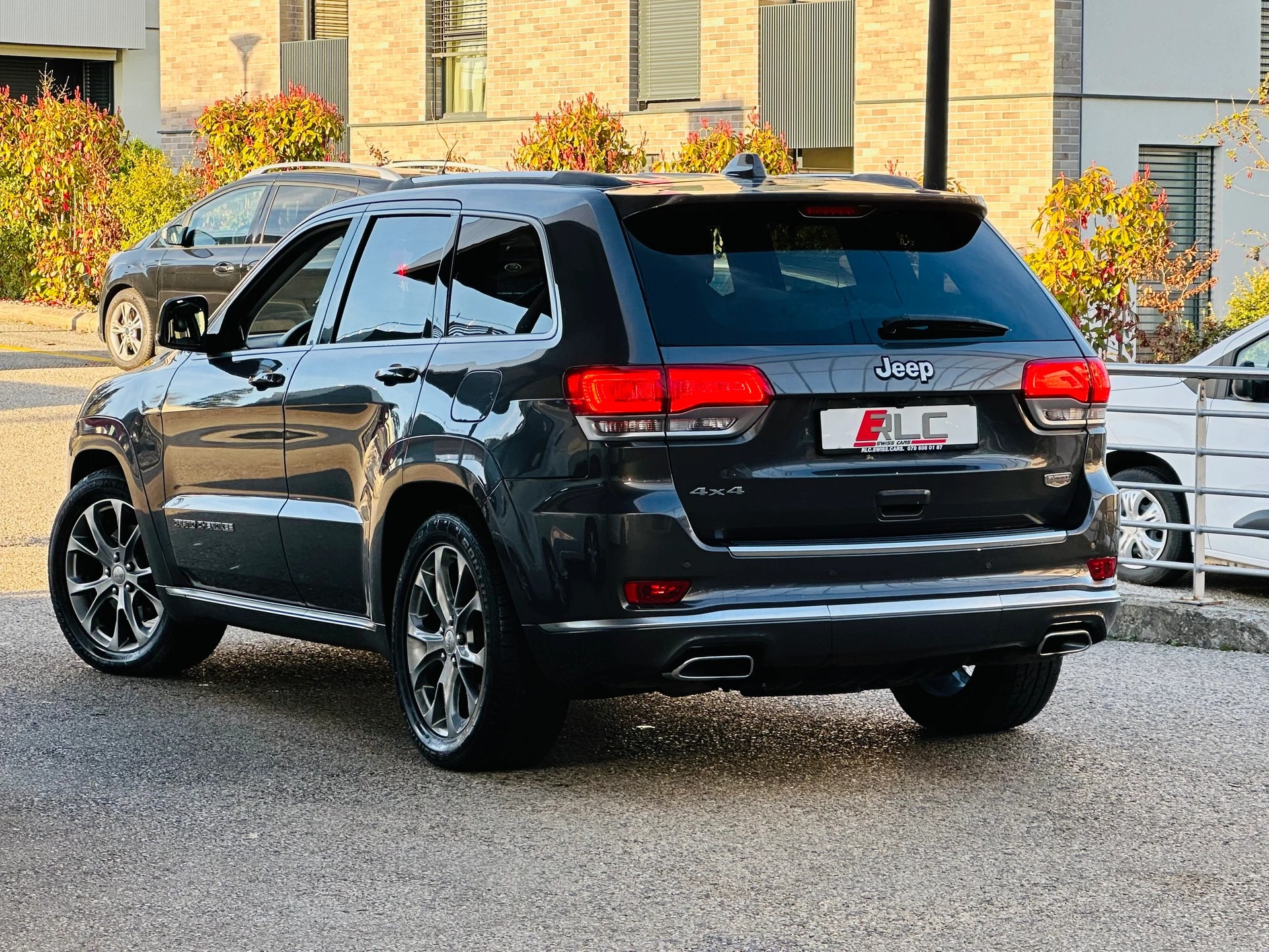 JEEP Grand Cherokee 3.0 CRD Summit Automatic-image-13