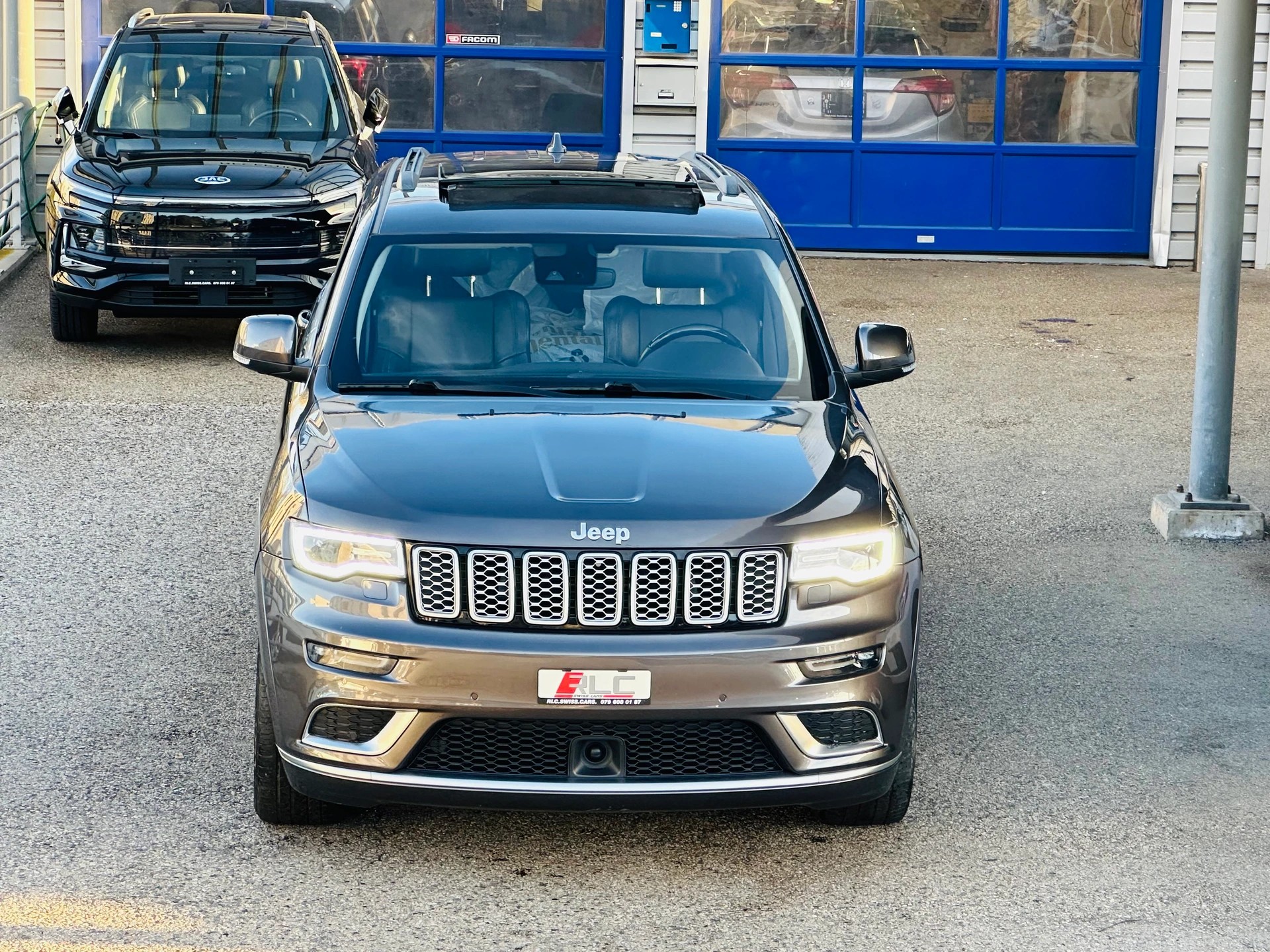 JEEP Grand Cherokee 3.0 CRD Summit Automatic-image-1