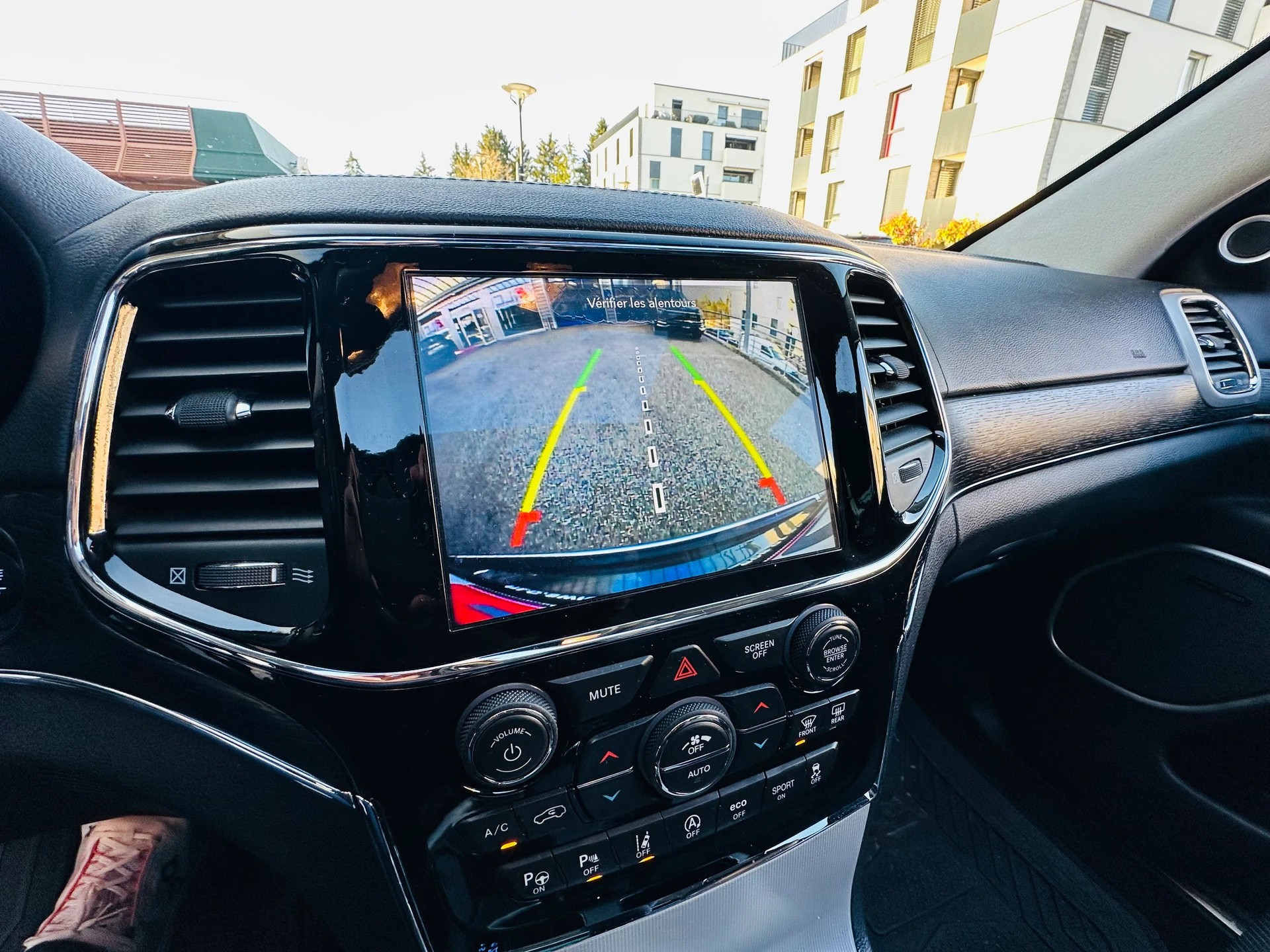 JEEP Grand Cherokee 3.0 CRD Summit Automatic-image-17