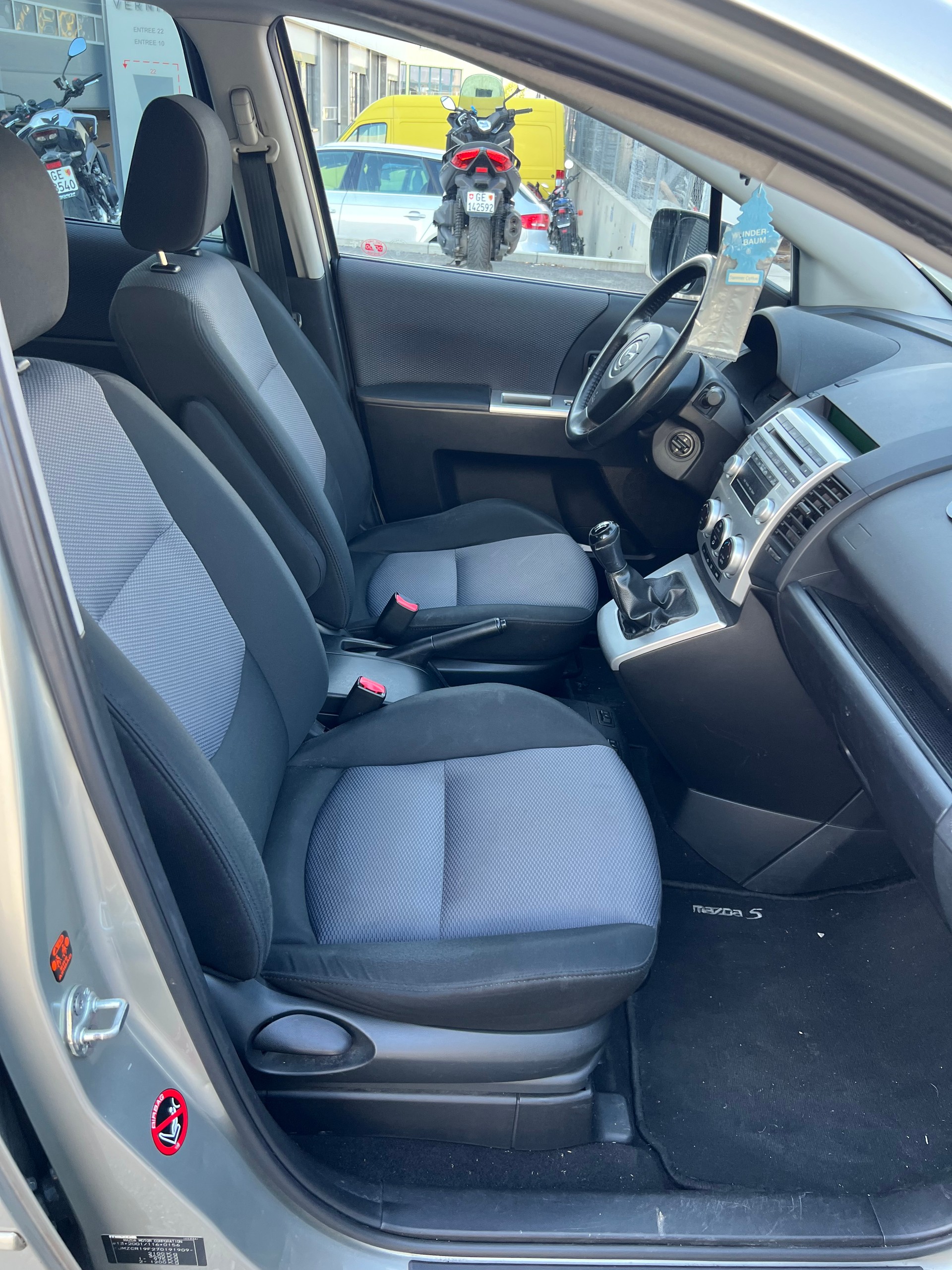 MAZDA 5 2.0 16V Confort-image-13
