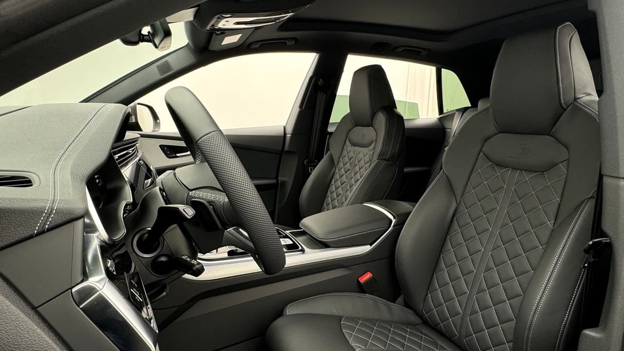 AUDI Q8 SUV TDI quattro 210 kW S line-image-4