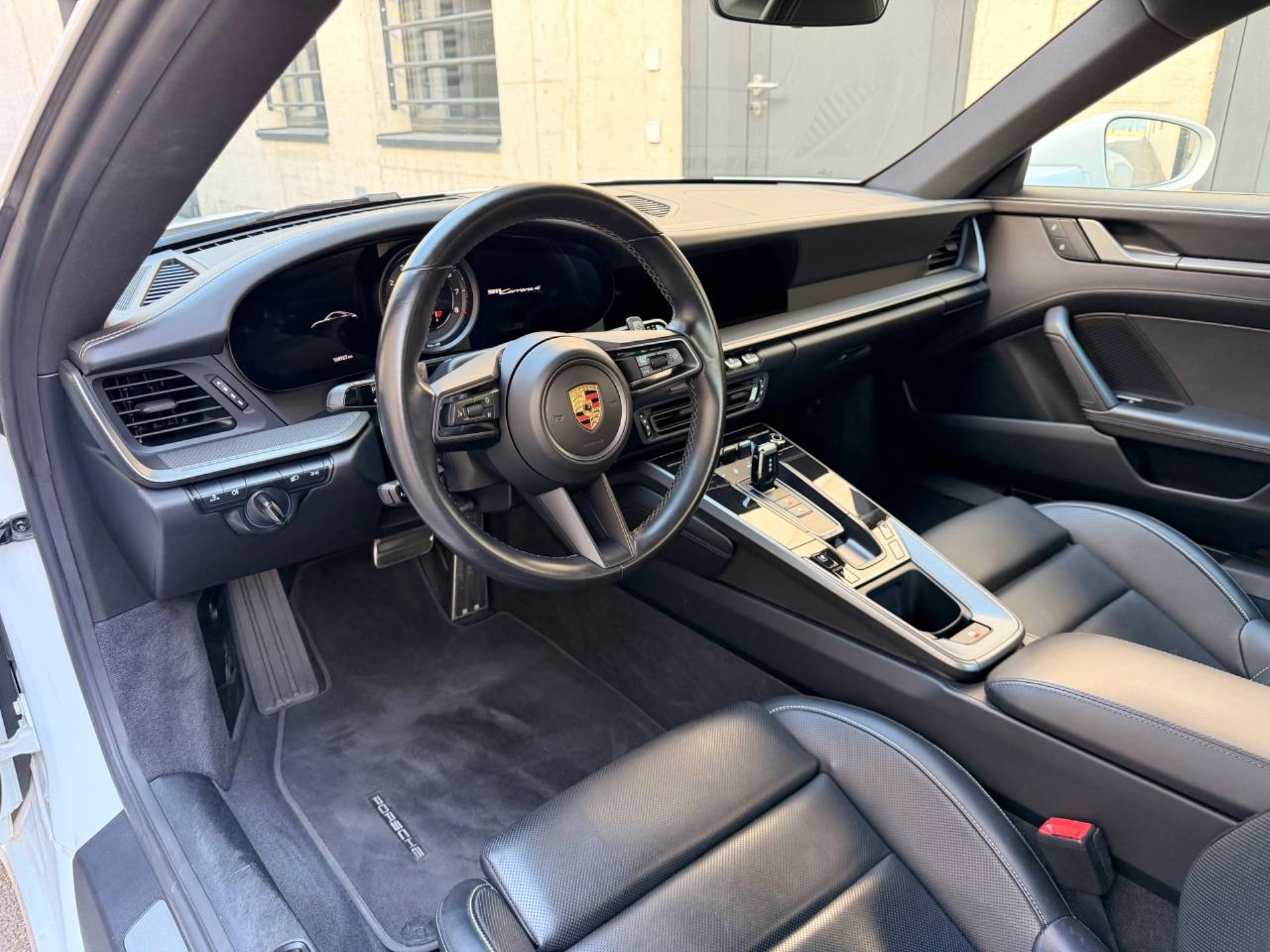 PORSCHE 911 Carrera 4 (MY24)-image-3