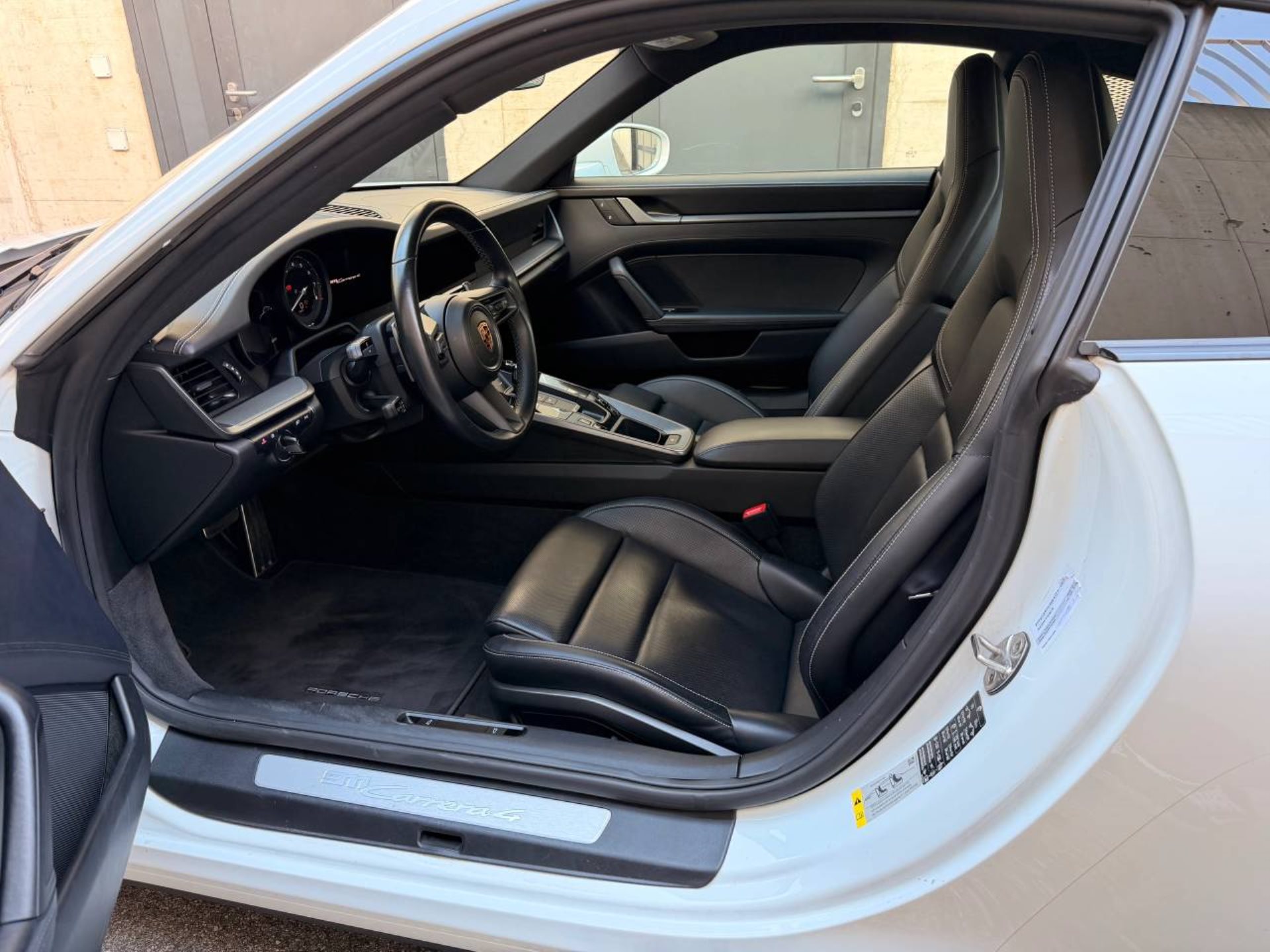 PORSCHE 911 Carrera 4 (MY24)-image-4