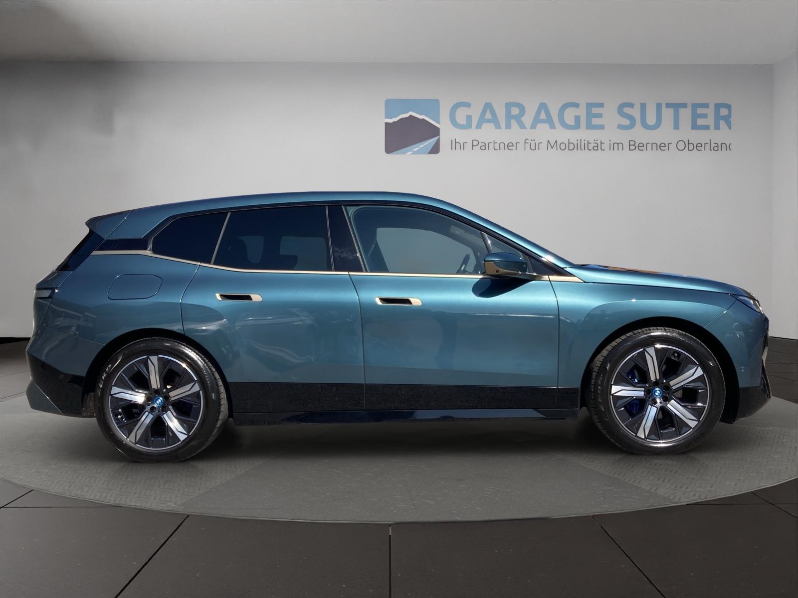 BMW iX xDrive40-image-5