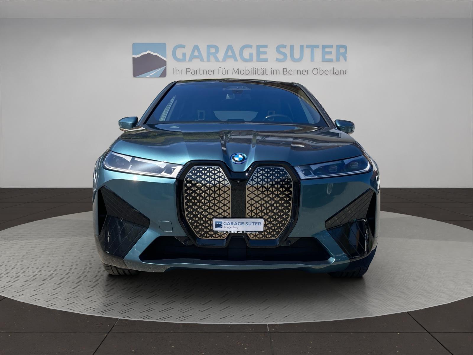 BMW iX xDrive40-image-7