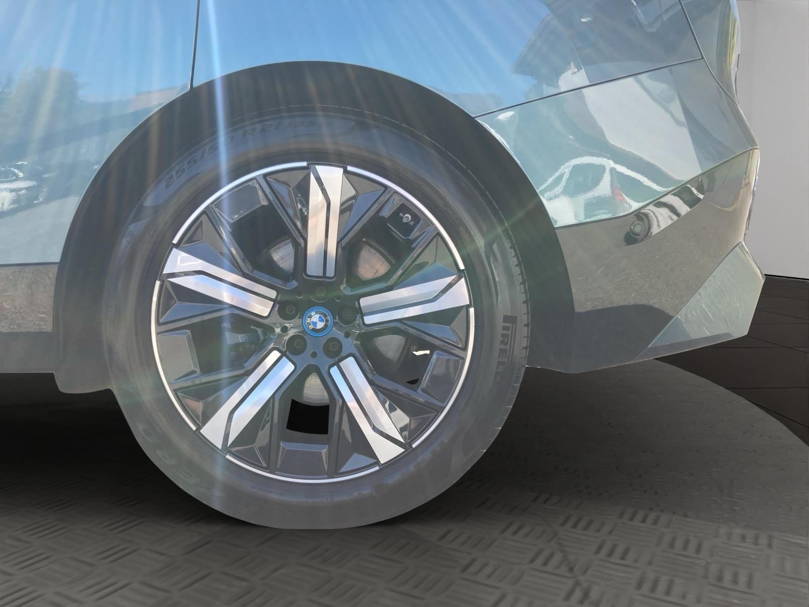 BMW iX xDrive40-image-20