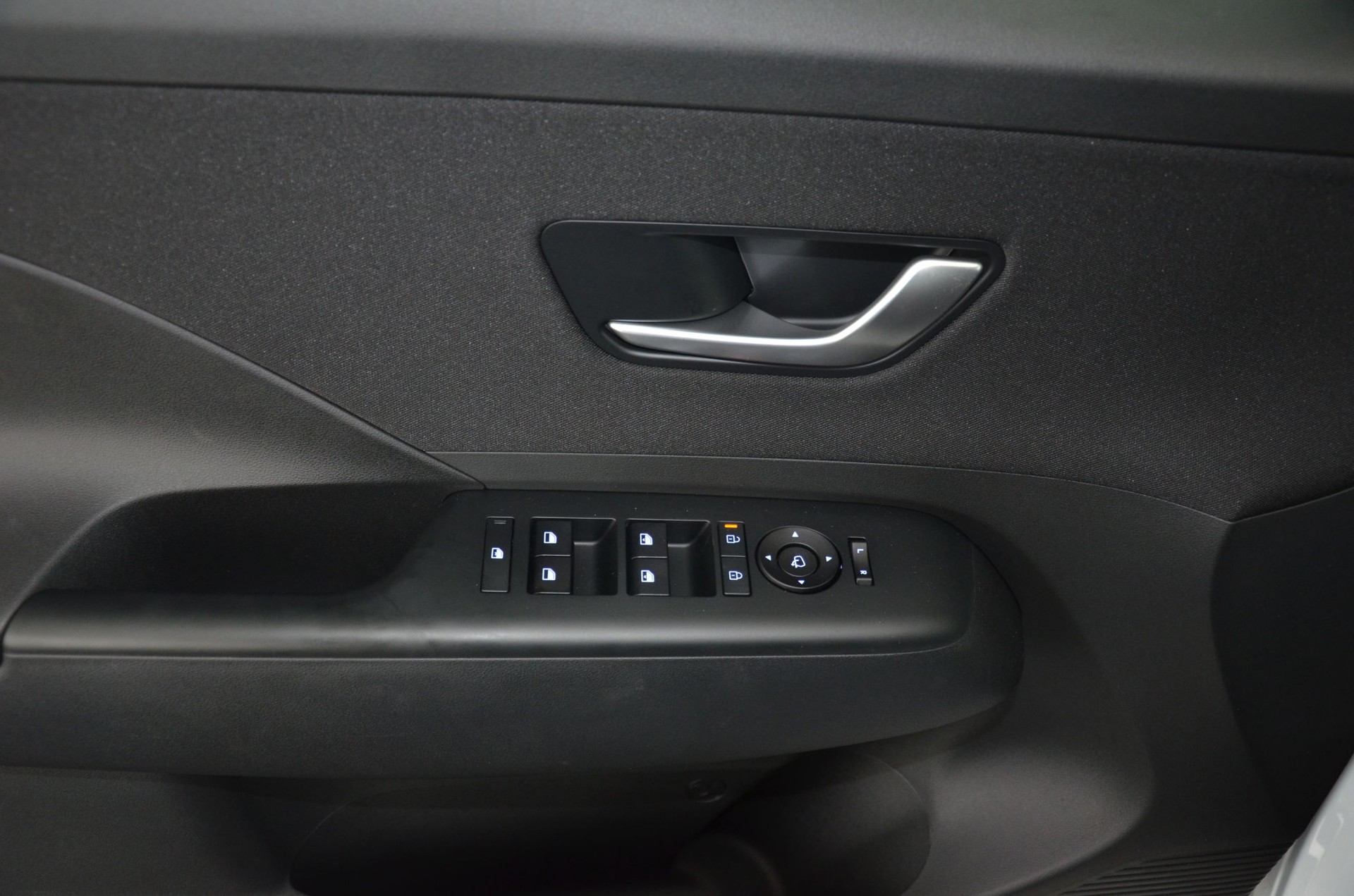 HYUNDAI Kona EV 65.4 kWh Premium *360°*-image-24