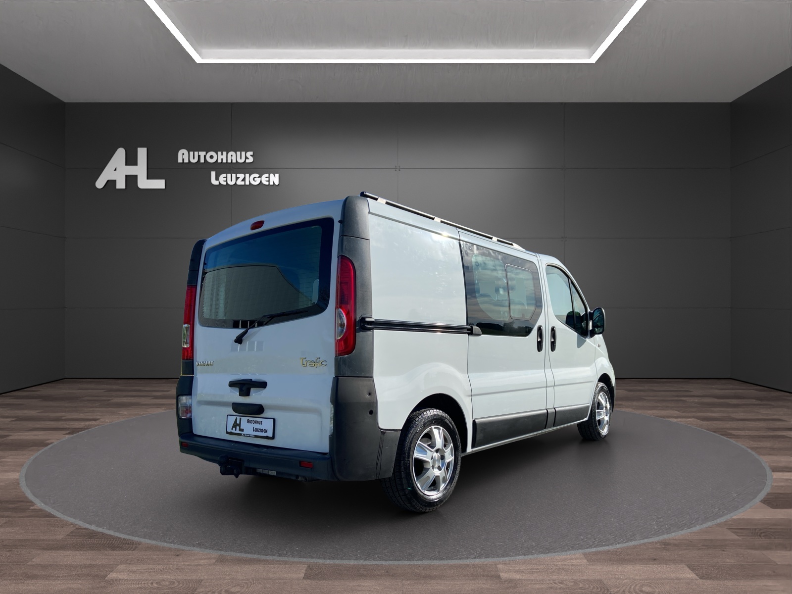 RENAULT Trafic 2.0 dCi 90 2.7t L1H1-image-4