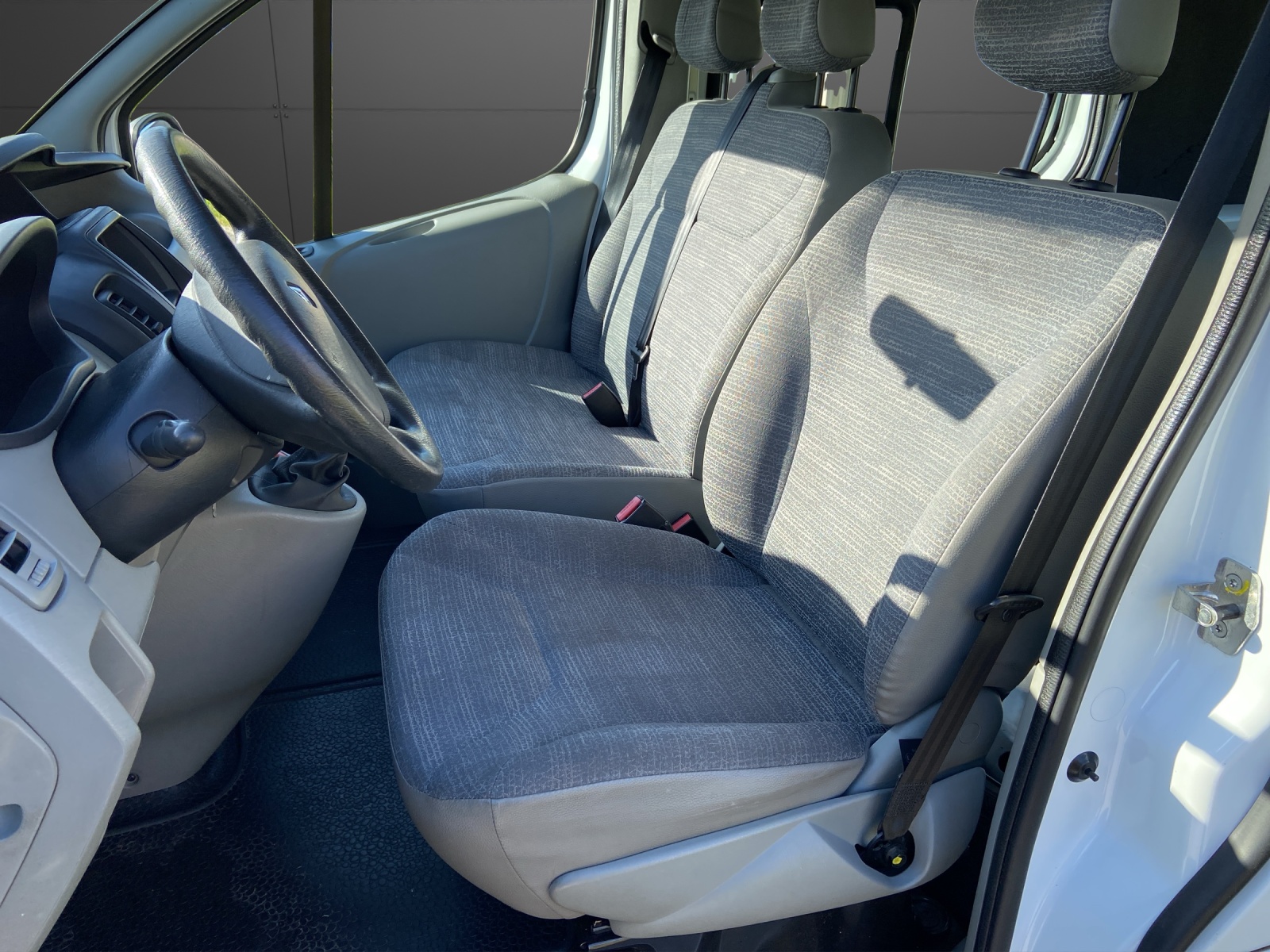 RENAULT Trafic 2.0 dCi 90 2.7t L1H1-image-8