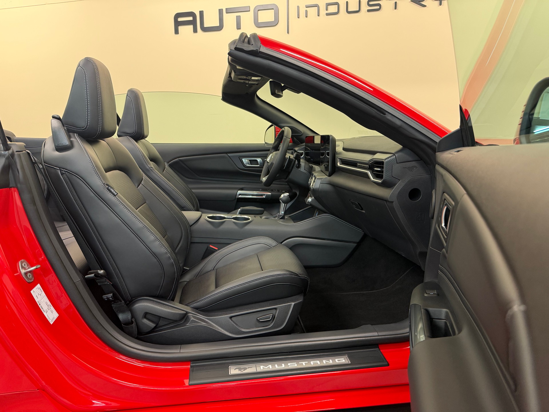 FORD Mustang Convertible 5.0 V8 GT Automat-image-25