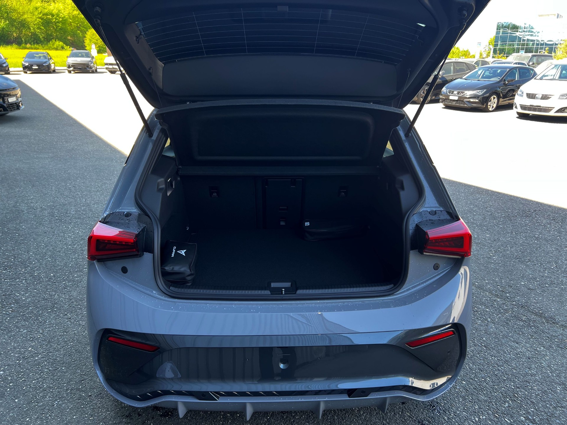 CUPRA Born 79 kWh e-Boost Adrenaline-image-4