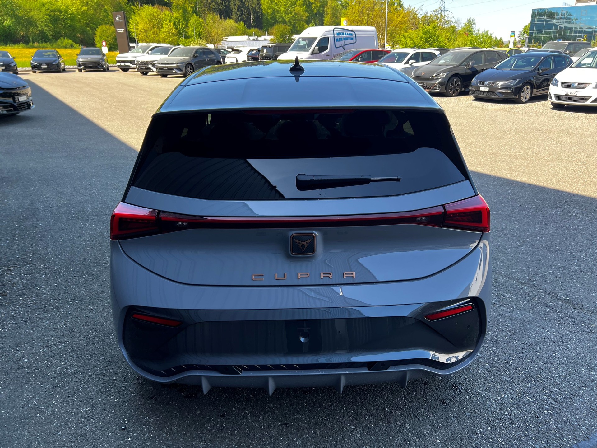 CUPRA Born 79 kWh e-Boost Adrenaline-image-3