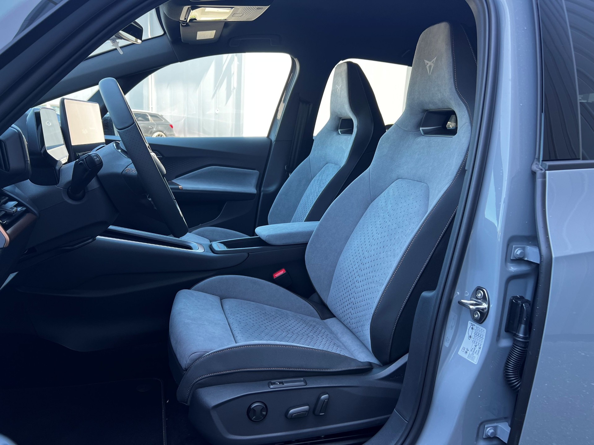 CUPRA Born 79 kWh e-Boost Adrenaline-image-6