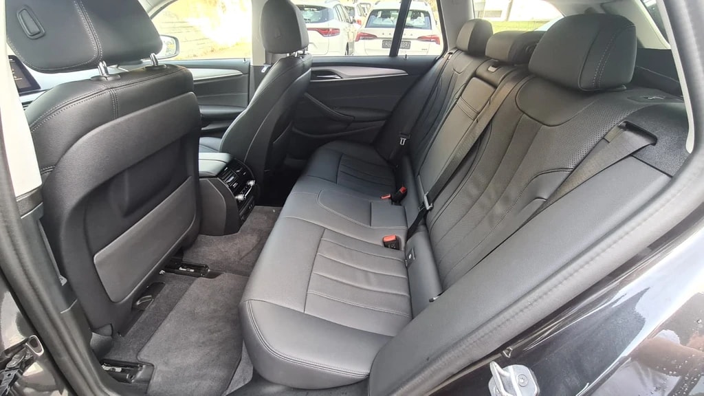 BMW 520d xDrive 48V Touring Steptronic ** Leder ** Gr.Navi ** Parkhilfe v+h ** RF-Kamera 360° **-image-15