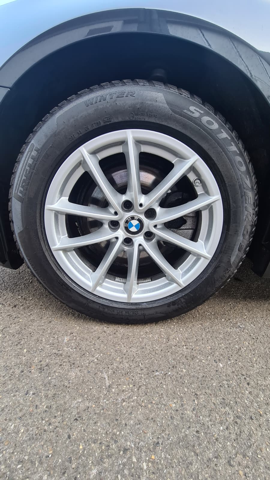 BMW 520d xDrive 48V Touring Steptronic ** Leder ** Gr.Navi ** Parkhilfe v+h ** RF-Kamera 360° **-image-16