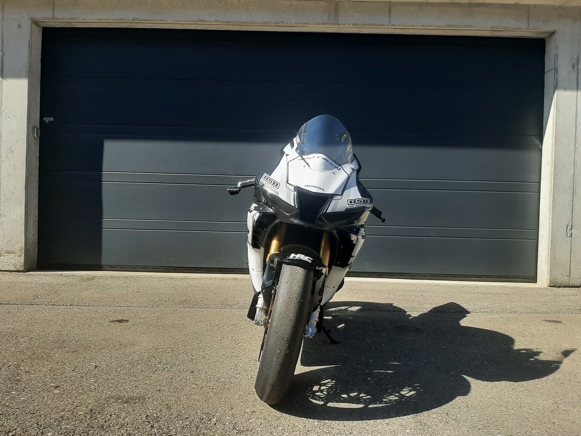 HONDA CBR 1000 RR-R SP-image-4