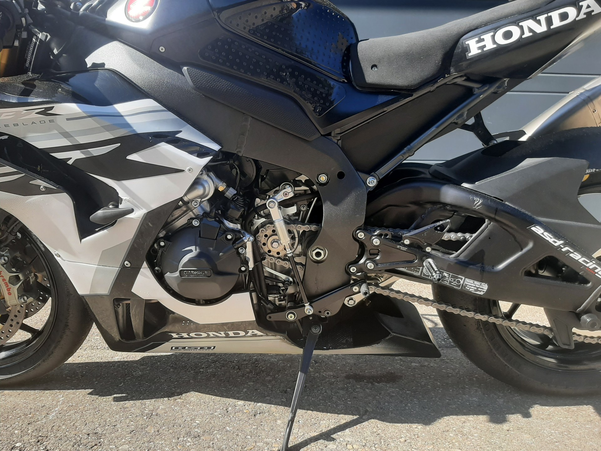 HONDA CBR 1000 RR-R SP-image-8
