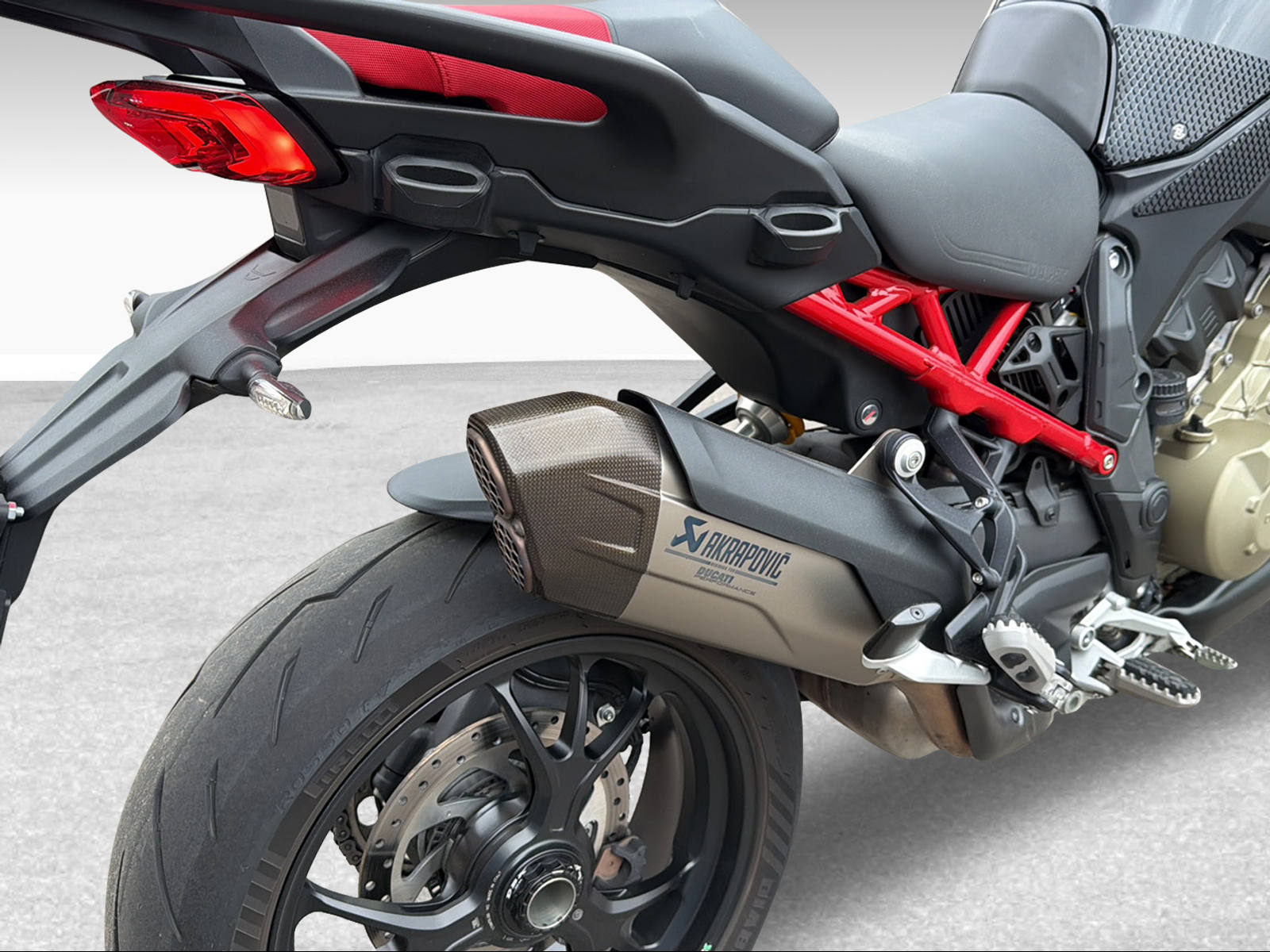 DUCATI 1160 Multistrada V4 S Pikes Peak ABS-image-8