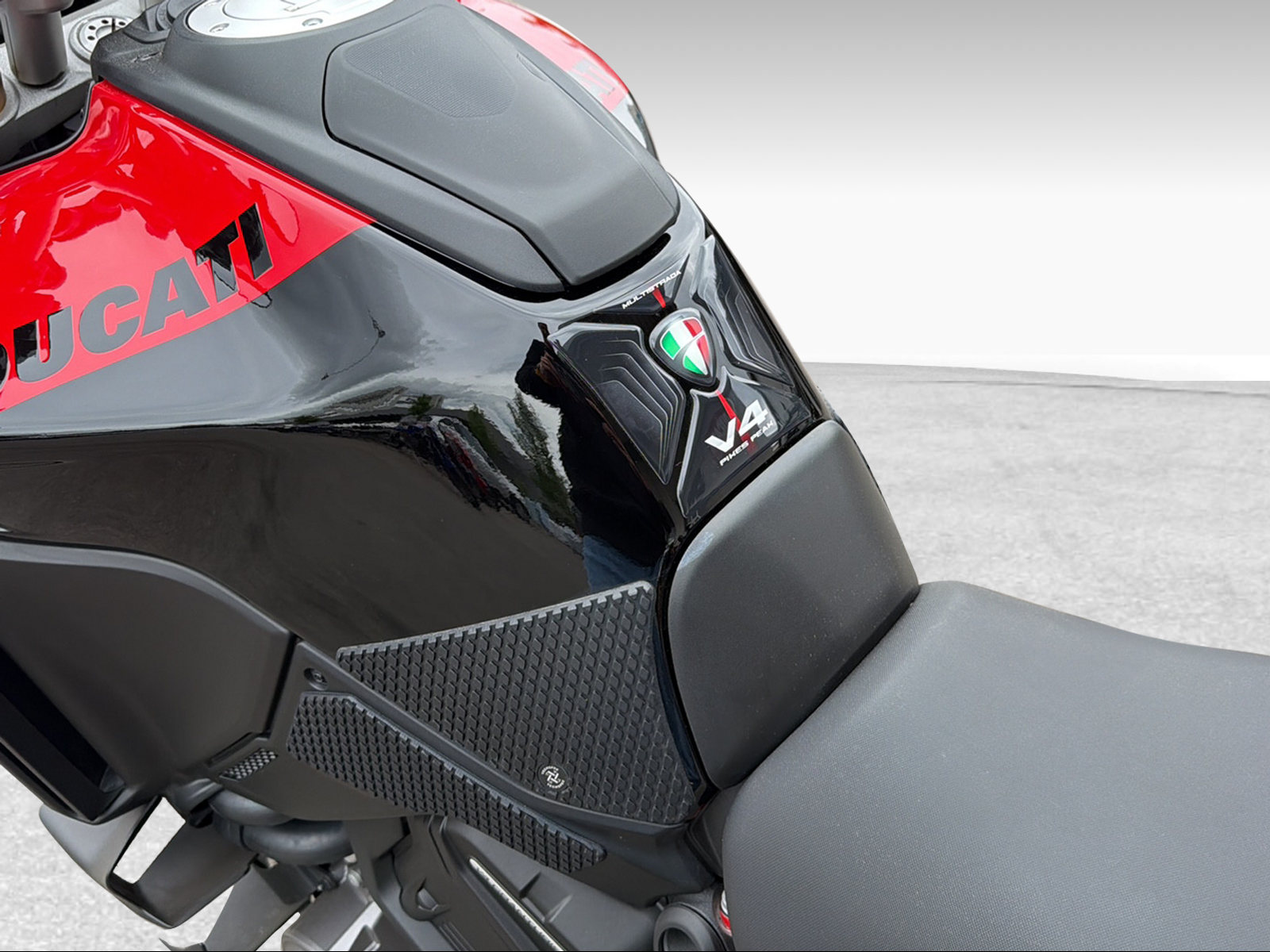DUCATI 1160 Multistrada V4 S Pikes Peak ABS-image-7