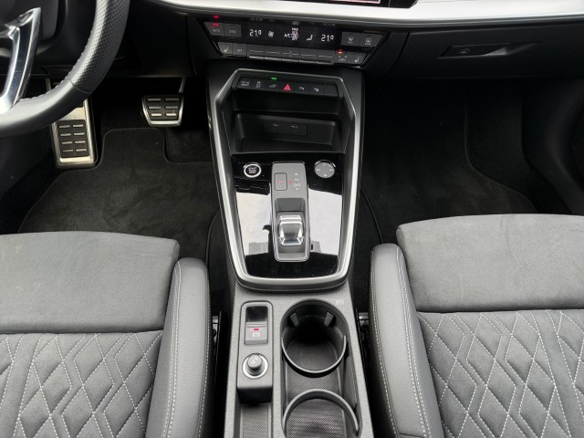 AUDI A3 Sportback 40 TFSI e S line Attraction S-tronic-image-14