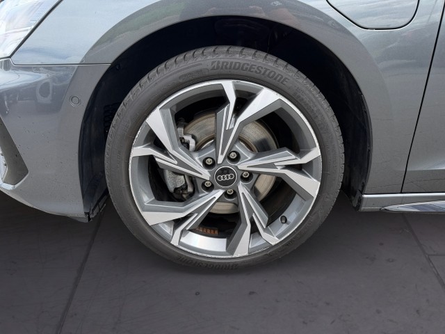 AUDI A3 Sportback 40 TFSI e S line Attraction S-tronic-image-8