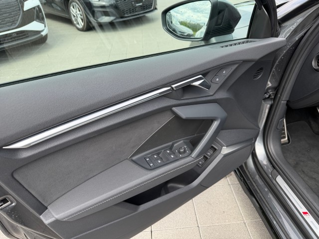 AUDI A3 Sportback 40 TFSI e S line Attraction S-tronic-image-10