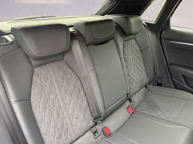 AUDI A3 Sportback 40 TFSI e S line Attraction S-tronic-image-17