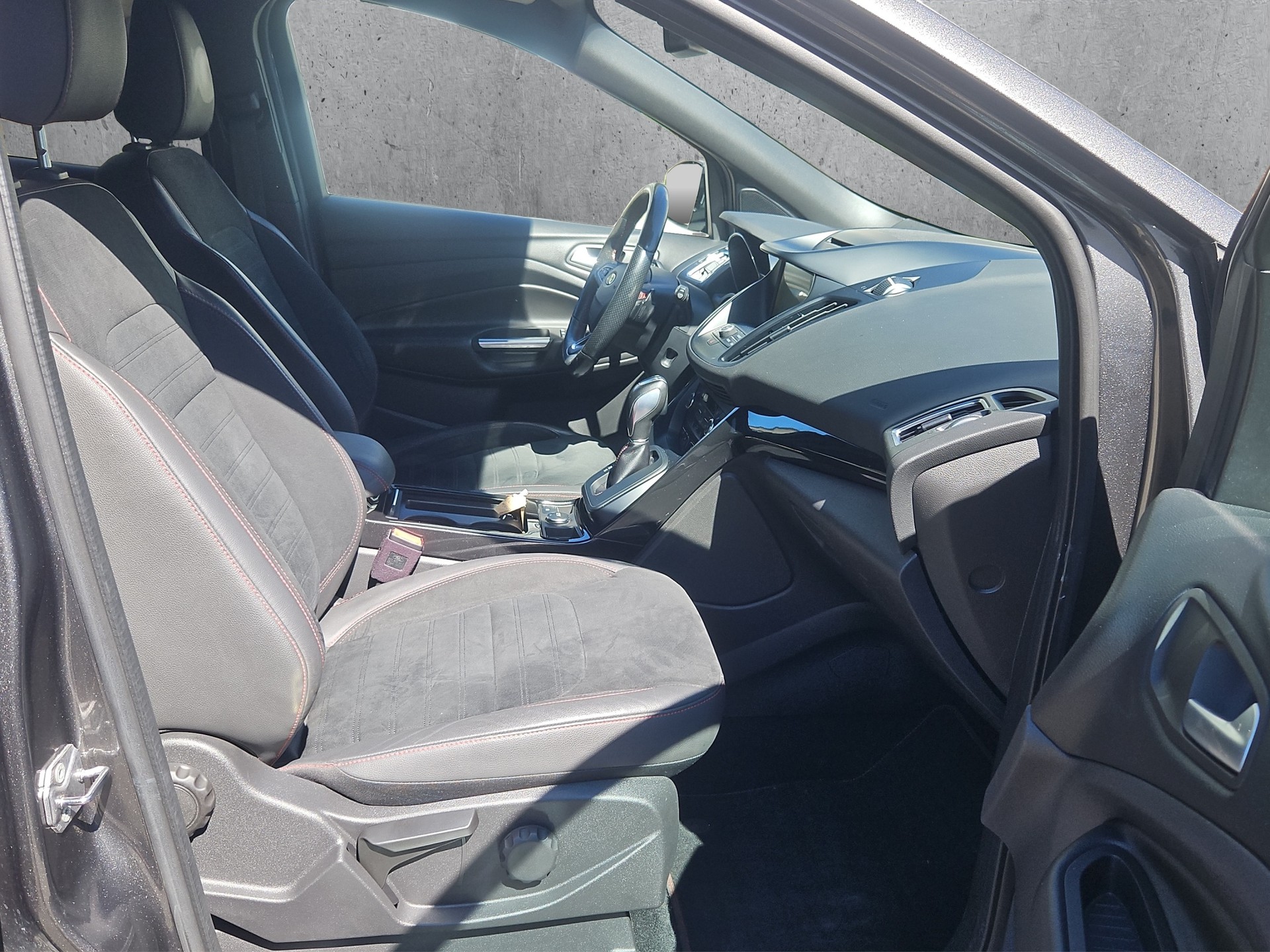 FORD Kuga 2.0 EcoBoost ST Line 4WD Automatic-image-14