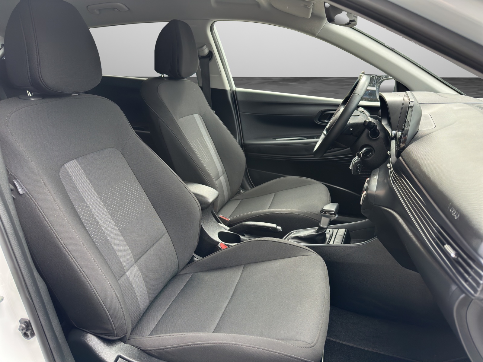 HYUNDAI i20 1.0 T-GDi Amplia Safety Pack-image-11